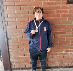 Estudiante del Liceo Mixto Básica 2 jugó en torneo internacional de hándbol